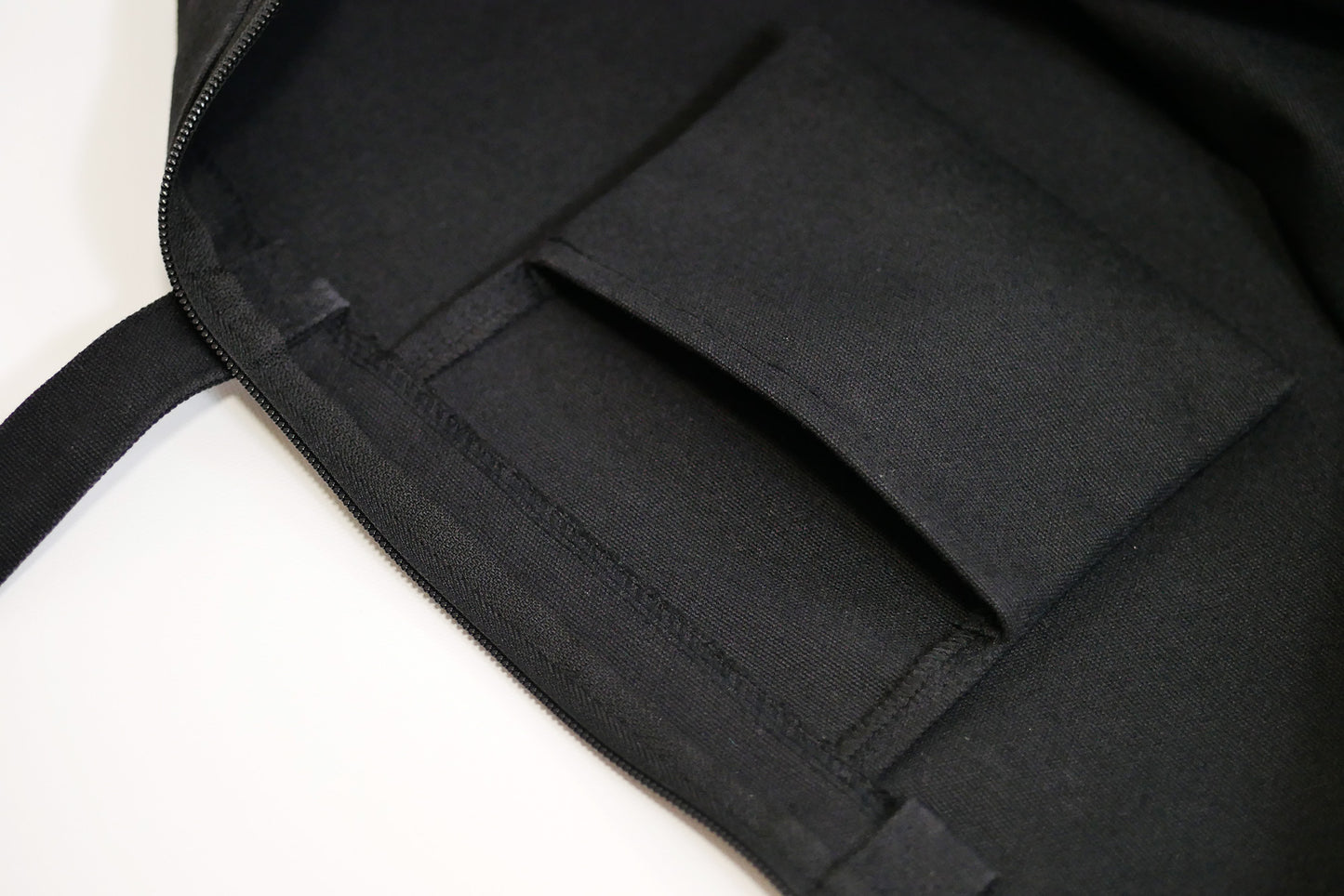 ロゴ入り特大バッグ